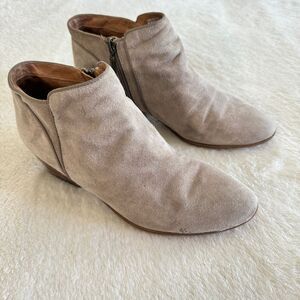 Clarks Ankle Boots Womens Sz 10M Beige Suede Spye Hale Side Zip Leather Bootie‎